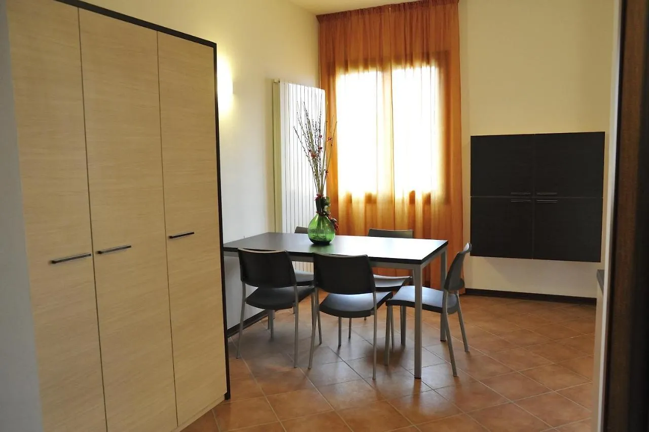 Residence Cimone Supersci Polle-Life 廖卢纳托 公寓式酒店